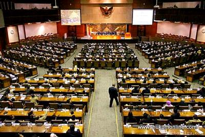 Rapat paripurna DPR setujui RUU Pembentukan Peraturan<br> Perundang-undangan. Foto: SGP 