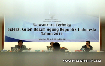 Komisi Yudisial (KY) kembali gelar wawancara terbuka seleksi calon<br> hakim agung 2011. Foto: SGP