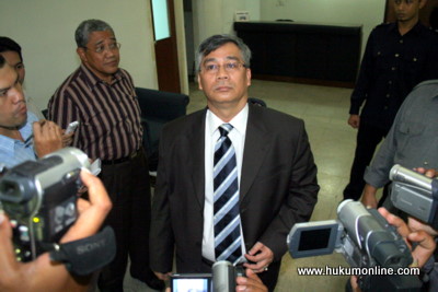 Juru Bicara MK M Akil Mochtar kritik keseriusan DPR dan<br> Pemerintah. Foto: SGP