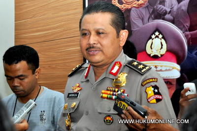 Kadiv Humas Mabes Polri Anton Bahrul Alam sampaikan laporan<br> anas terhambat karena Nazaruddin. Foto: SGP