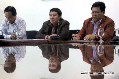 Taufiqurrahman Syahuri (tengah), Komisioner KY bidang Rekrutmen Hakim. Foto: Sgp