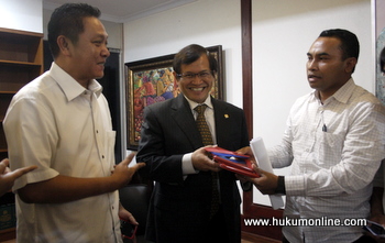 Wakil Ketua DPR, Pramono Anung (tengah). Foto: SGP