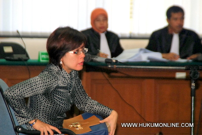 Terdakwa Direktur Marketing PT Anak Negeri Mindo Rosalina Manulang divonis bersalah lakukan penyuapan terhadap dua pejabat negara. Foto: SGP