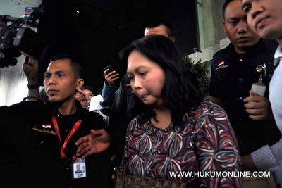 Terdakwa hakim adhoc Pengadilan PHI pada Pengadilan Negeri Bandung, Imas Dianasari. Foto: SGP