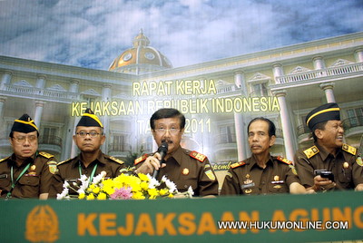 Jaksa Agung Basrief Arief saat konpres acara penutupan Rapat Kerja Kejaksaan 2011 di Bogor Jawa Barat. Foto: SGP
