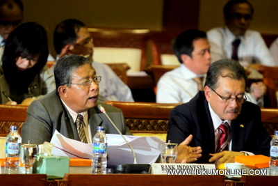 Gubernur BI Darmin Nasution (kanan) optimis RUU Redenominasi siap diserahkan ke DPR. Foto: SGP
