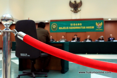 Majelis Kehormatan Hakim (MKH) gelar sidang untuk adili tiga hakim yang direkomendasikan untuk dipecat. Foto: SGP
