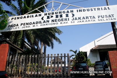 Pengadilan Hubungan Industrial Jakarta gelar sidang karyawan yang dituduh melakukan pelecehan seksual terhadap tamu hotel. Foto: SGP
