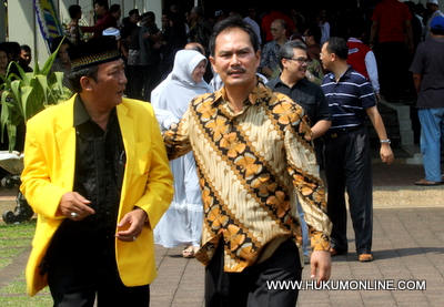 WMA UI nyatakan Prof Dr Gumilar Somantri (kanan) tidak lagi menjadi Rektor Universitas Indonesia. Foto: SGP