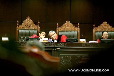 Majelis MK nyatakan menolak permohonan pengujian Pasal 71 UU No. 20 Tahun 2003 tentang Sisdiknas. Foto: SGP 