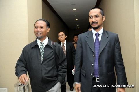Ketua KPK Abraham Samad (kanan) katakan, KPK dan IDI kerjasama menilai sakit yang dilakukan para saksi, tersangka maupun terdakwa. Foto: Sgp