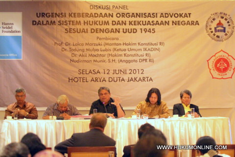 Dskusi panel tentang organisasi advokat. Foto: Sgp