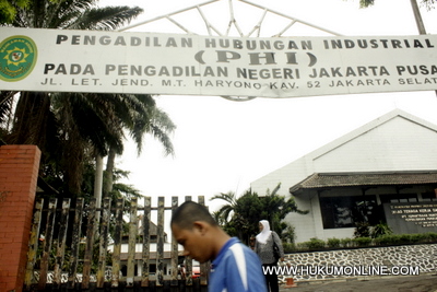 Hakim Ad Hoc Pengadilan Hubungan Industri tuntut tunjangan ke-13. Foto: Sgp