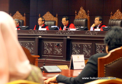 Majelis MK kabulkan permohonan KPU dalam sidang Sengketa Kewenangan Lembaga Negara (SKLN). Foto: Sgp