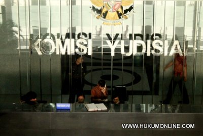 KY akan periksa Hakim Agung Imron Anwari tanpa  berkoordinasi dengan MA. Foto: Sgp