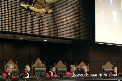 Sidang pleno pengujian UU No. 16 Tahun 2011 tentang Bantuan Hukum di Gedung MK. Foto: Sgp