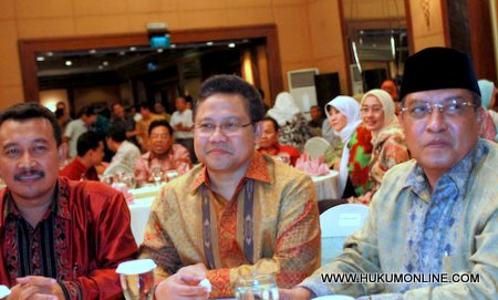 Muhaimin Iskandar (tengah) Menteri Tenaga Kerja dan Transmigrasi. Foto: Sgp
