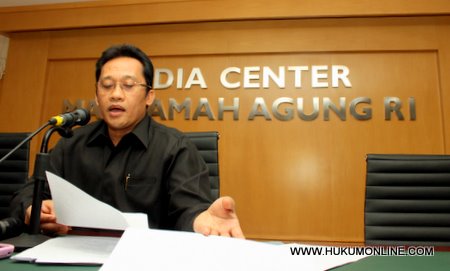 Ridwan Mansyur, Kabiro Hukum dan Humas MA katakan MA siap tindaklanjuti rekomendasi DPRD Garut. Foto: Sgp