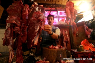 Pedagang daging di pasar tradisional. Foto: ilustrasi (Sgp)