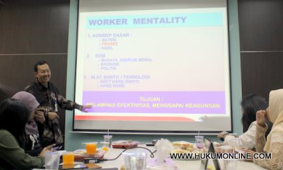 General Manager Pertamina EP Kawasan Indonesia Timur, Satoto Agustono (berdiri). Foto: Sgp