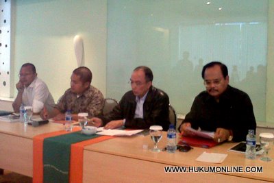 Jampidsus Andhi Nirwanto (paling kanan) dalam acara diskusi yang diselenggarakan ICW. Foto: Nov
