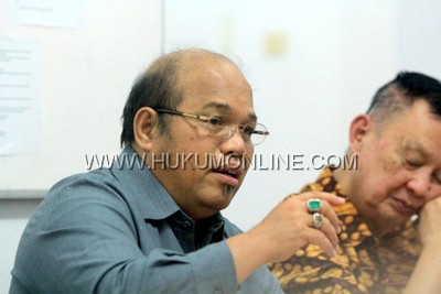 Ketua DJSN, Chazali Husni Situmorang (kiri) dalam acara diskusi di kantor Elkape Jakarta. Foto: SGP