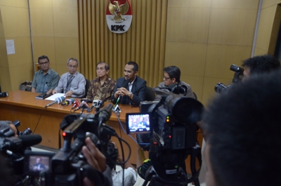 Konferensi pers penyerahan audit kerugian negara Hambalang. Foto : INU