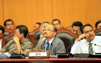 Wakil Ketua BPK Hasan Bisri (tengah). Foto: SGP