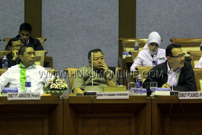 Dirut PT Askes, Fachmi Idris (paling kanan) saat rapat dengan Komisi IX DPR. Foto: SGP