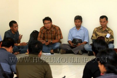Gerakan Bersama Buruh/Pekerja Geber BUMN saat jumpa pers di kantor LBH Jakarta. Foto: SGP