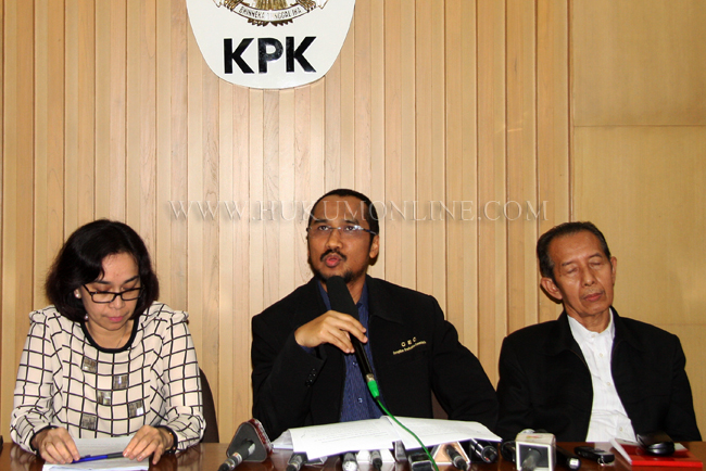 KPK melayangkan surat kepada Presiden dan pimpinan DPR meminta agar pembahasan Rancangan KUHAP ditunda saat konpers di Gedung KPK, Jakarta (19/02). Foto: RES 