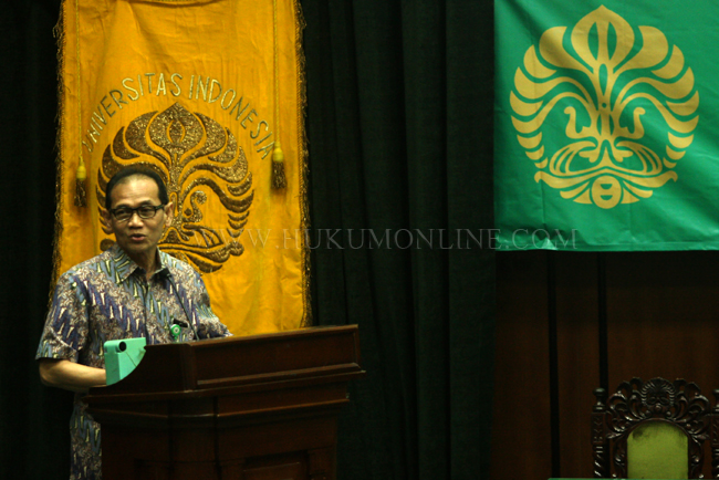 Dirjen BUK Kemenkes, Akmal Taher, sedang menyampaikan orasi ilmiah tentang BPJS Kesehatan di Jakarta, 5 Maret 2014. Foto: RES