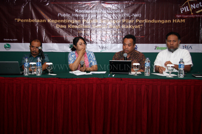 Diskusi PIL-Net menghadirkan oleh Bambang Widjojanto (Wakil Ketua KPK), Andrinof Chaniago (Pengajar Fisip UI), dan Wahyu Wiguna (PIL-Net). Jakarta, Selasa (18/3). Foto: RES 