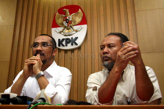 Ketua KPK Abraham Samad dan Bambang Widjojanto. Foto: RES
