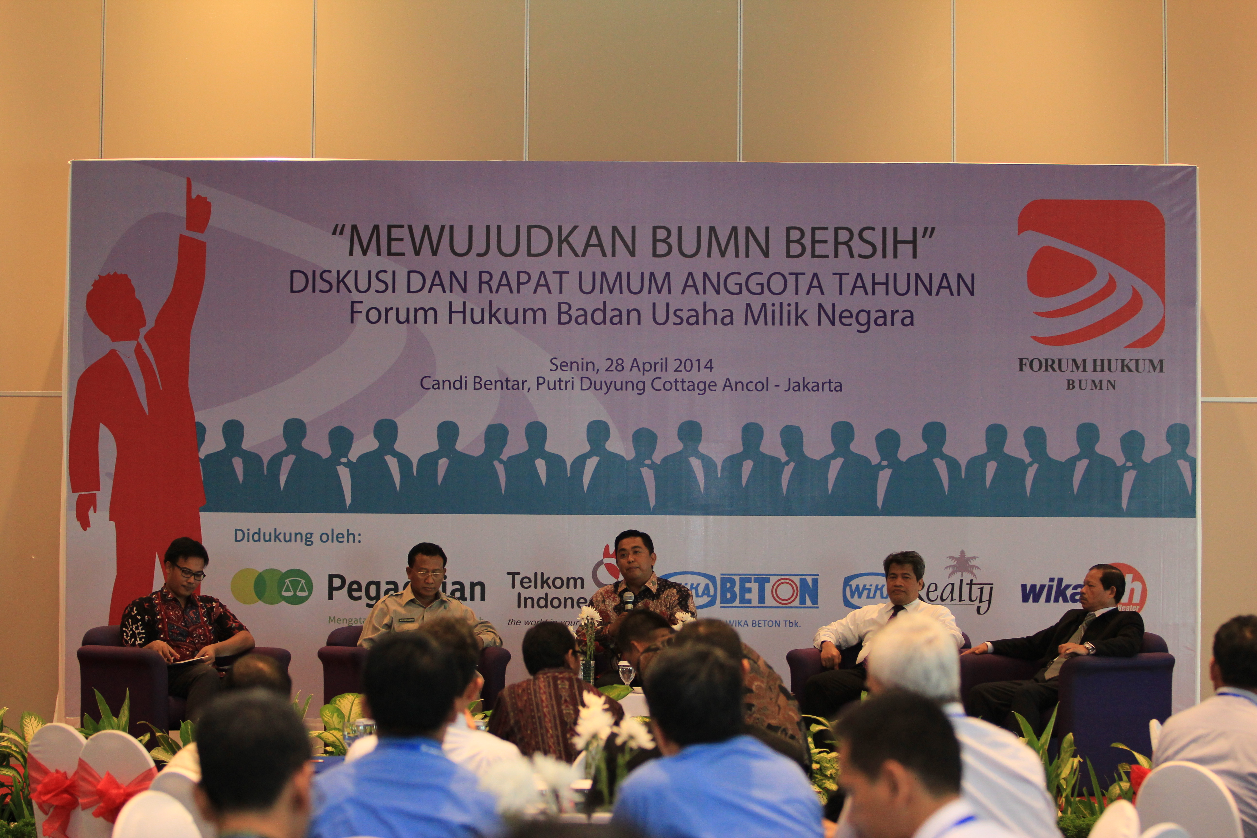 Acara diskusi Forum Hukum BUMN di Jakarta, Senin (28/4). Foto: Project