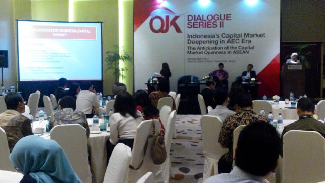 Dialogue Series II OJK, di Jakarta, Senin (5/5). Foto: FAT