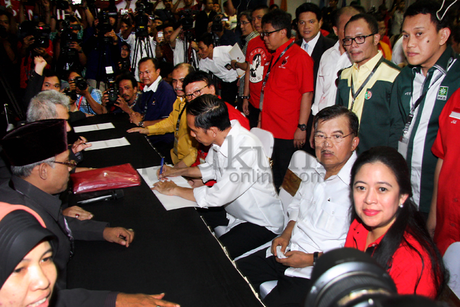 Pasangan Jokowi-Jusuf Kalla dan tim mendaftarkan pasangan itu ke KPU sebagai capres dan cawapres. Foto. RES