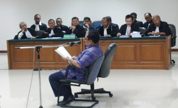 Luthfi Hasan Ishaaq di persidangan Pengadilan Tipikor Jakarta. Foto: NOV