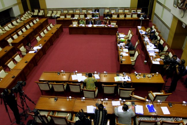 Suasana fit and proper test terhadap calon hakim agung oleh anggota Komisi III DPR di Gedung Parlemen, Jakarta, Selasa, (15/13)