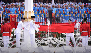 Suasana pengibaran bendera merah putih di Istana Negara (Ilustrasi). Foto: www.setkab.go.id