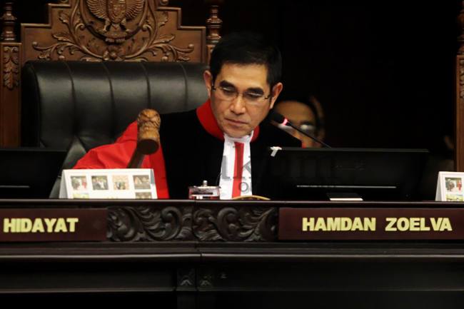 Hamdan Zoelva saat memimpin sidang PHPU terakhir, Kamis (21/8). Foto: RES