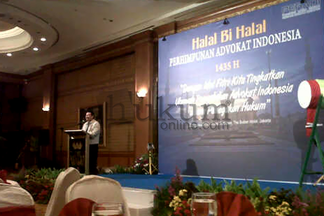 Ketua Umum DPN PERADI Otto Hasibuan dalam acara Halal Bi Halal, Jumat (22/8). Foto: RZK