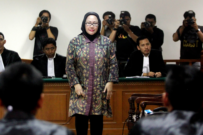 Gubernur Banten nonaktif Ratu Atut Chosiyah saat menjalani sidang pembacaan vonis di Pengadilan Tipikor Jakarta, Senin (1/9). Foto: RES. 