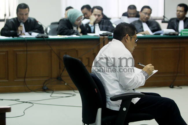 Mantan Ketum Partai Demokrat Anas Urbaningrum saat menghadari sidang pembacaan tuntutan terhadap dirinya di Pengadilan Tipikor Jakarta, Kamis (11/9). Foto: RES. 