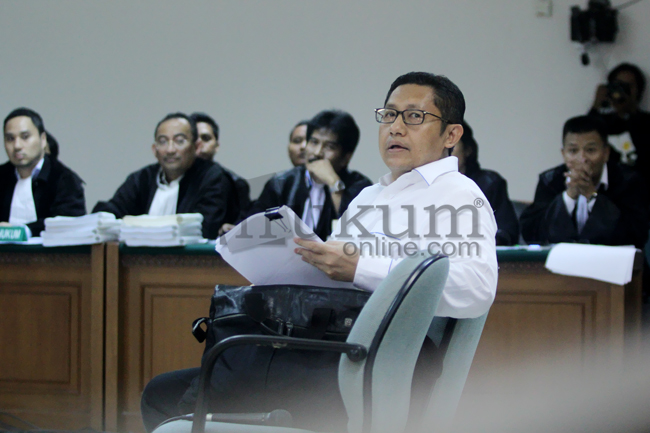 Anas Urbaningrum membacakan nota pembelaan (pledoi)  di Pengadilan Tipikor, Jakarta, Kamis (18/9). Foto: RES. 