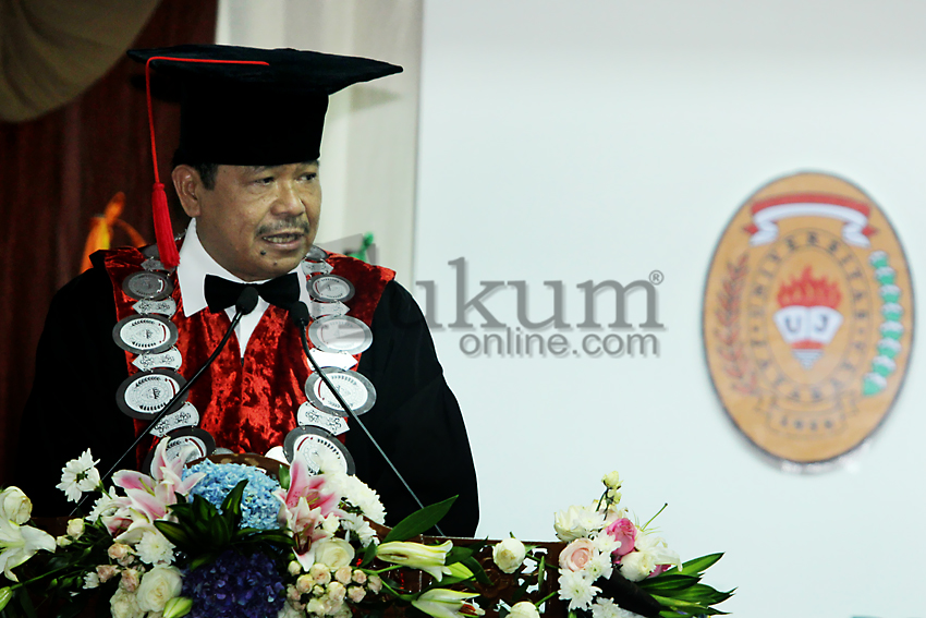 Otto Hasibuan saat acara pengukuhan gelar profesor di Universitas Jayabaya, Selasa (14/10). Foto: RES