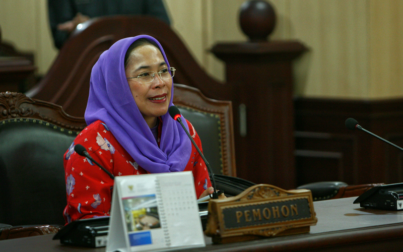 Pemohon Prinsipal Dwi Ria Latifa hadir dalam sidang perbaikan permohonan perkara Pengujian UU MD3, Selasa (28/10). Foto: Humas MK