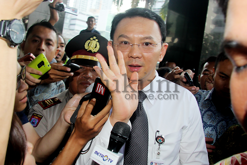 Basuki Tjahaja Purnama alias Ahok (kemeja putih). Foto: RES
