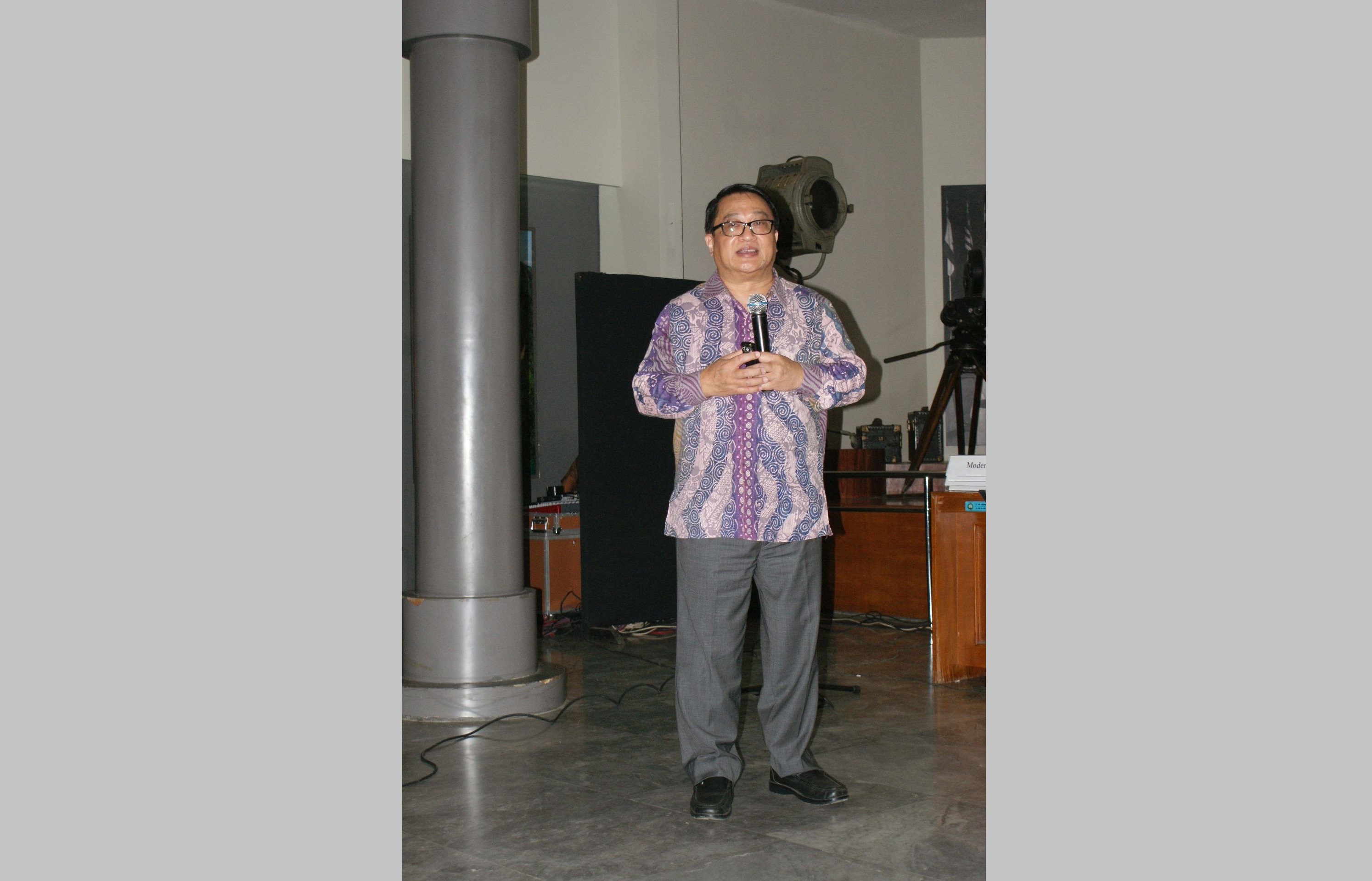 Ketua Tim Revitalisasi Kurikulum Pendidikan Tinggi Hukum Dikti Kemenristek dan Perguruan Tinggi, Prof Johannes Gunawan. Foto: ALI