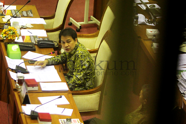Ketua Komisi III DPR Aziz Syamsuddin saat memimpin fit and proper test calon Kapolri Budi Gunawan, Rabu (14/1). Foto: RES